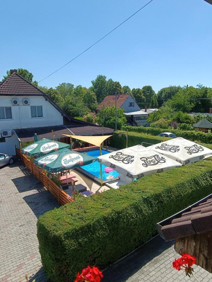 Janika Pension Vonyarcvashegy Exterior foto